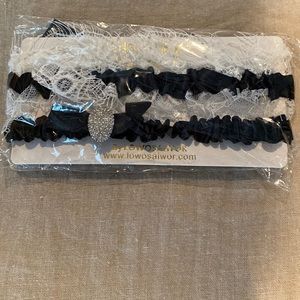 Garter set. New.